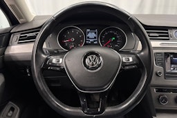 harmaa Volkswagen Passat 2016 kuva 18.