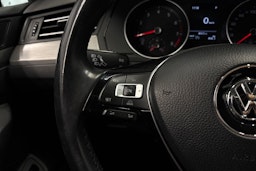 harmaa Volkswagen Passat 2016 kuva 19.