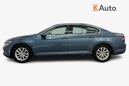 sininen Volkswagen Passat 2016 kuva 6.