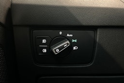 sininen Volkswagen Passat 2016 kuva 17.