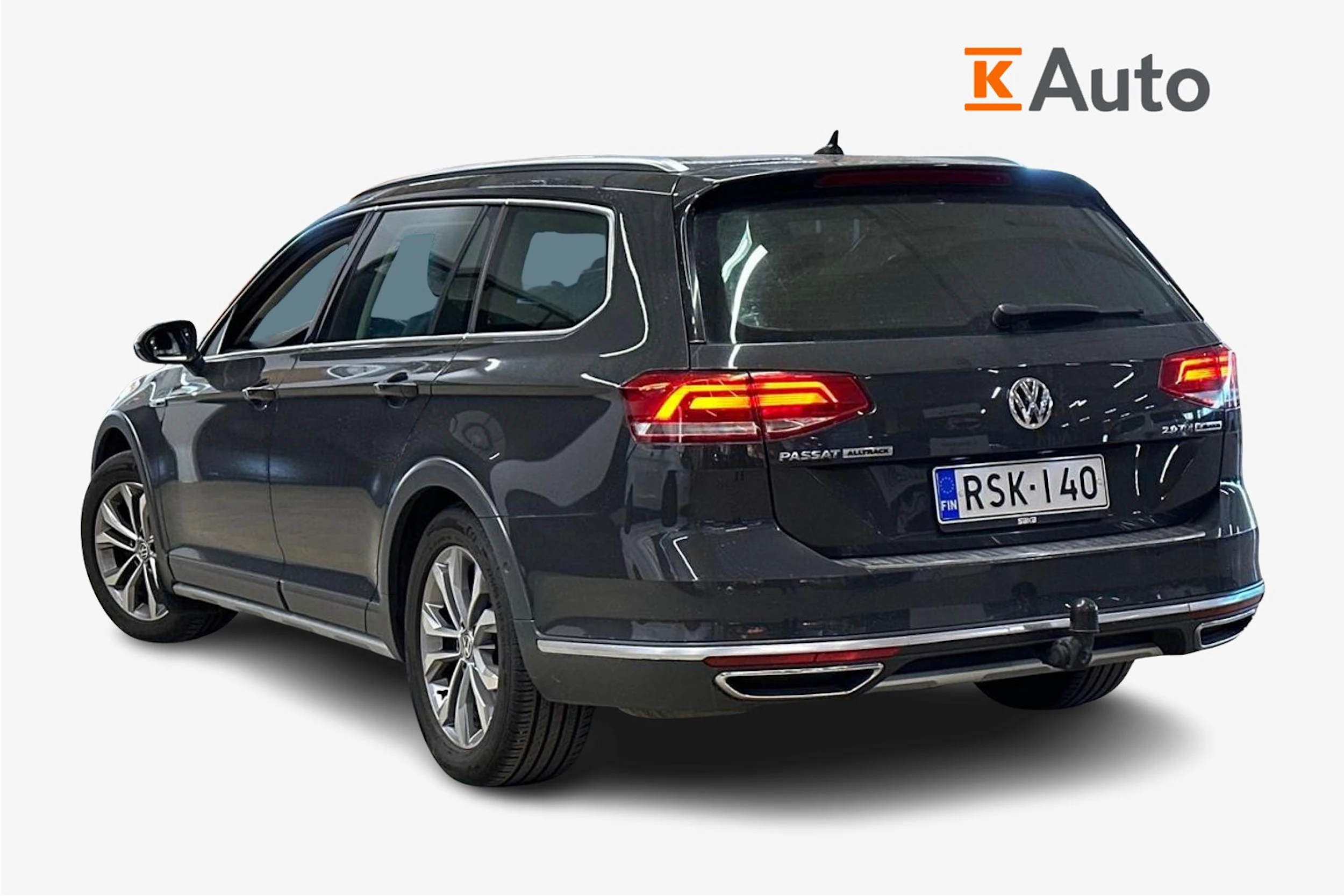 harmaa Volkswagen Passat 2016 kuva 2.