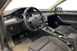 harmaa Volkswagen Passat 2016 kuva 3.