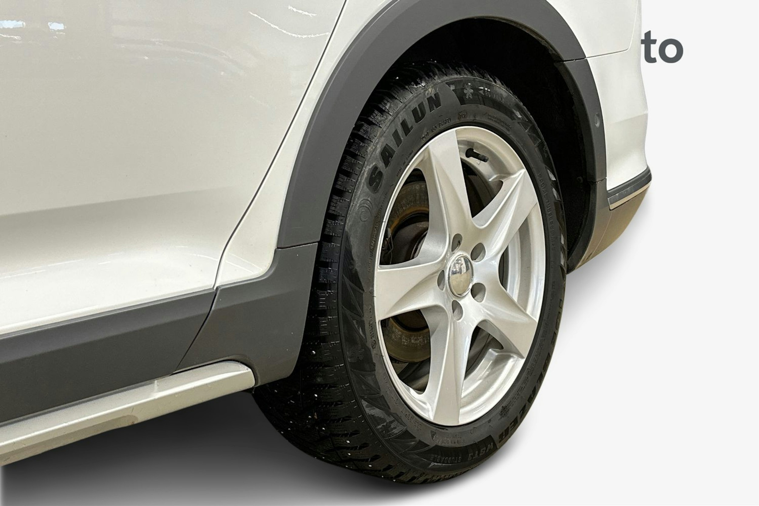 valkoinen Volkswagen Passat 2016 kuva 11.