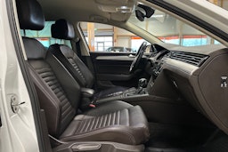 valkoinen Volkswagen Passat 2016 kuva 14.