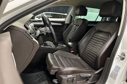 valkoinen Volkswagen Passat 2016 kuva 16.