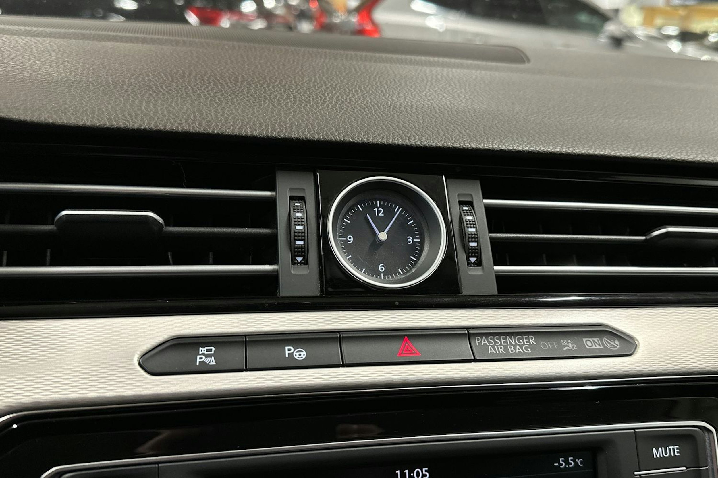 valkoinen Volkswagen Passat 2016 kuva 17.