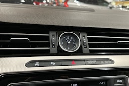 valkoinen Volkswagen Passat 2016 kuva 17.