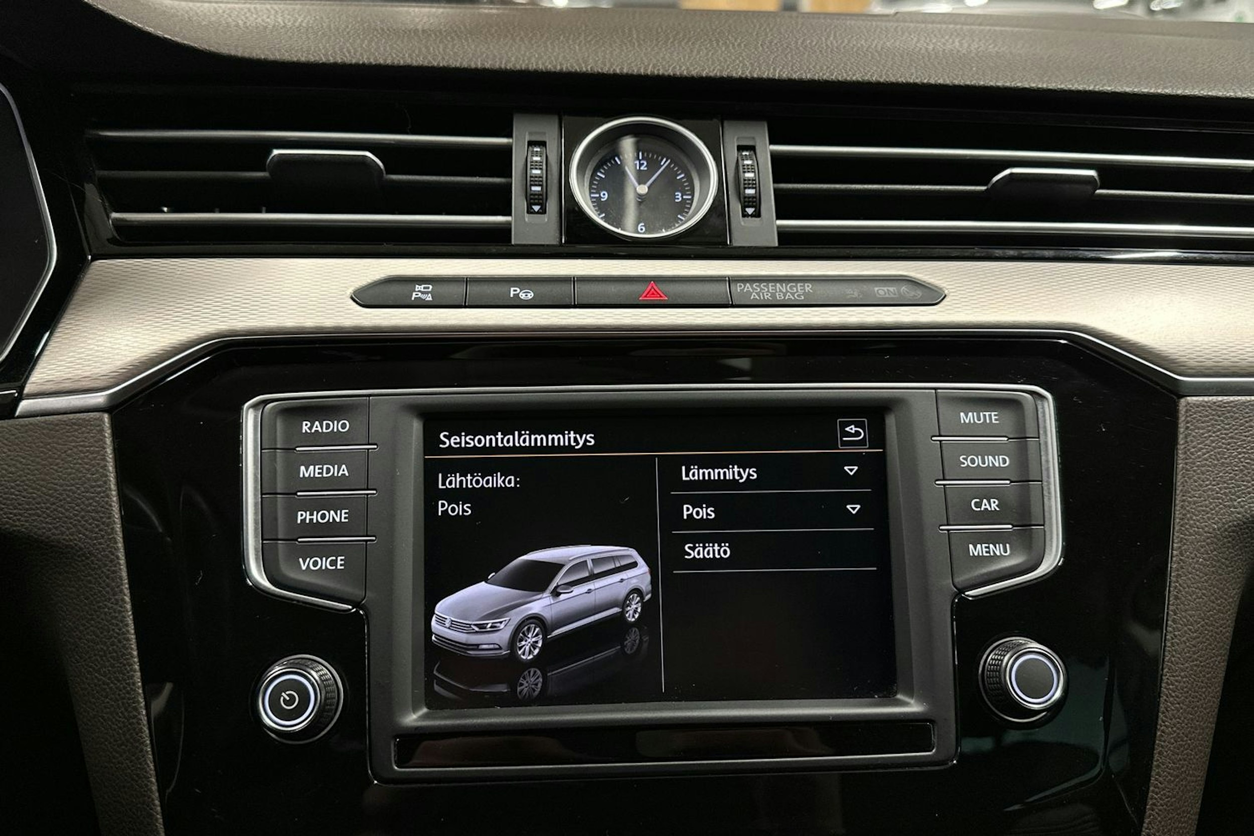 valkoinen Volkswagen Passat 2016 kuva 19.