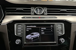 valkoinen Volkswagen Passat 2016 kuva 19.