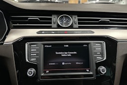 valkoinen Volkswagen Passat 2016 kuva 20.