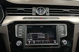 valkoinen Volkswagen Passat 2016 kuva 21.