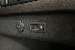 valkoinen Volkswagen Passat 2016 kuva 33.