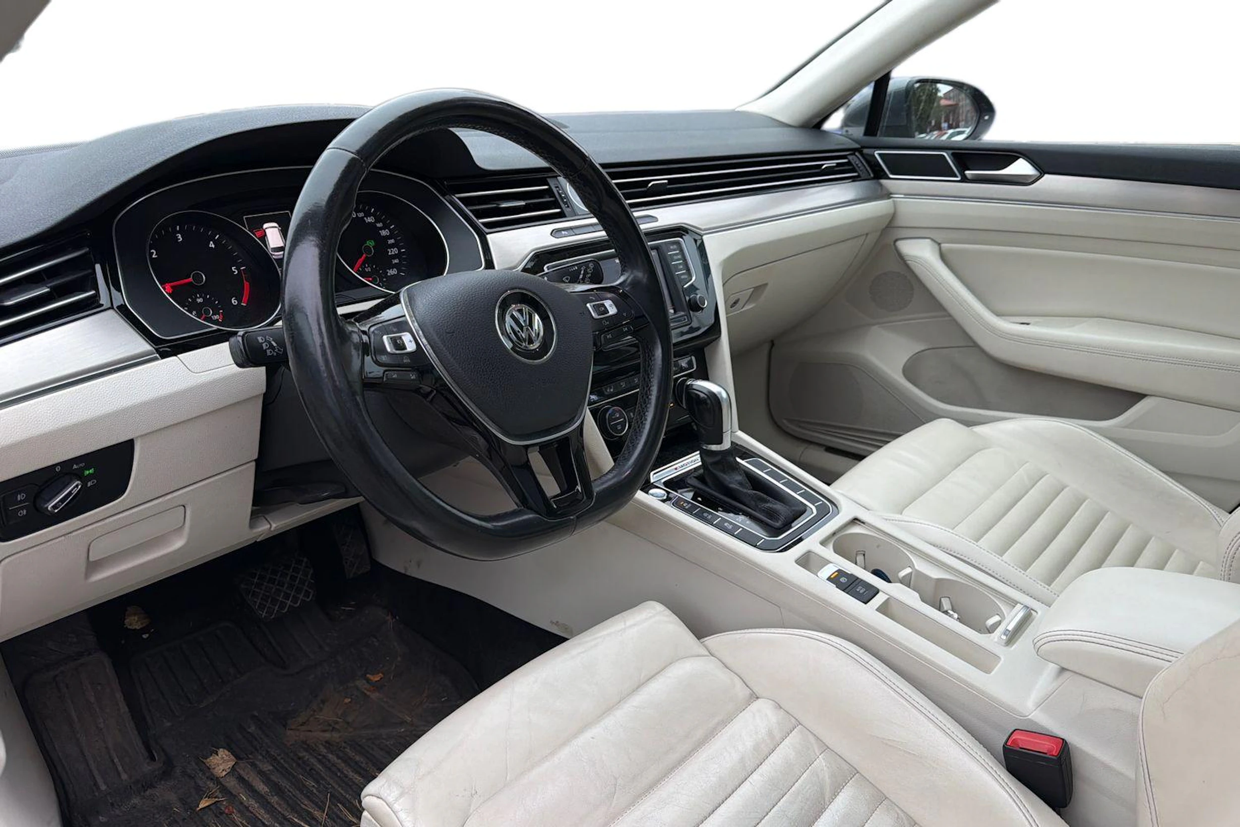 harmaa Volkswagen Passat 2016 kuva 3.