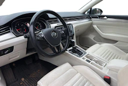 harmaa Volkswagen Passat 2016 kuva 3.
