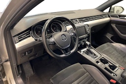 harmaa Volkswagen Passat 2016 kuva 7.