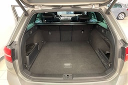 harmaa Volkswagen Passat 2016 kuva 21.