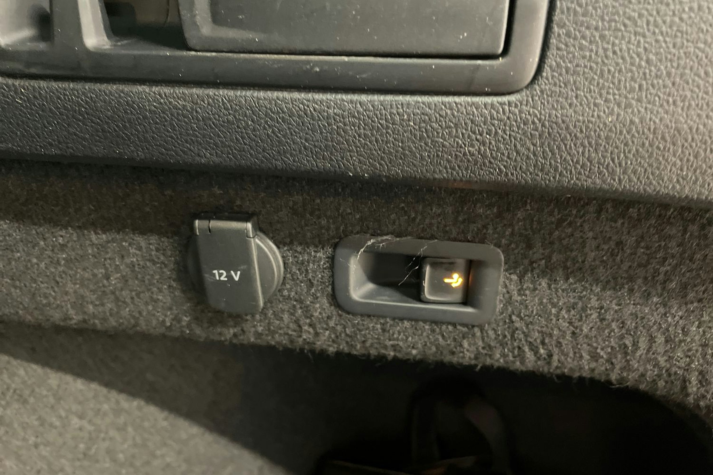 harmaa Volkswagen Passat 2016 kuva 24.