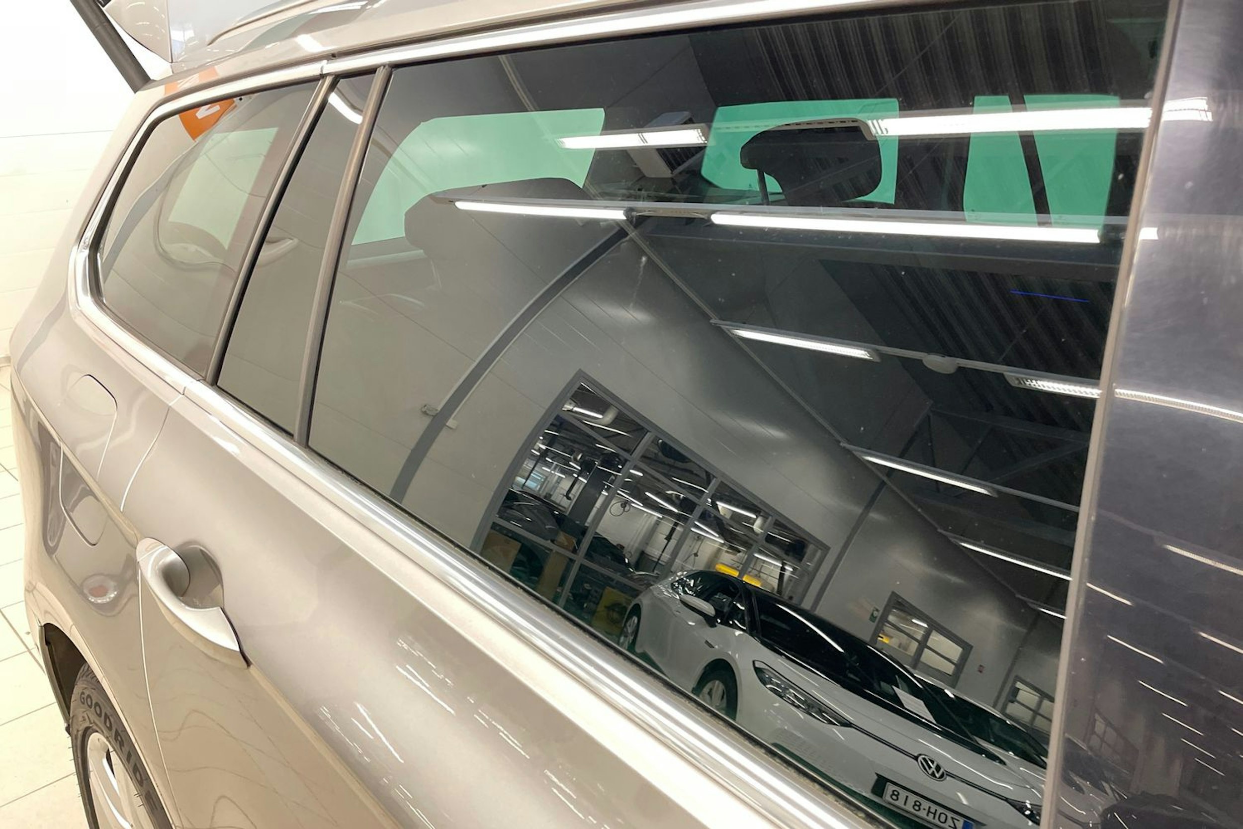 harmaa Volkswagen Passat 2016 kuva 29.