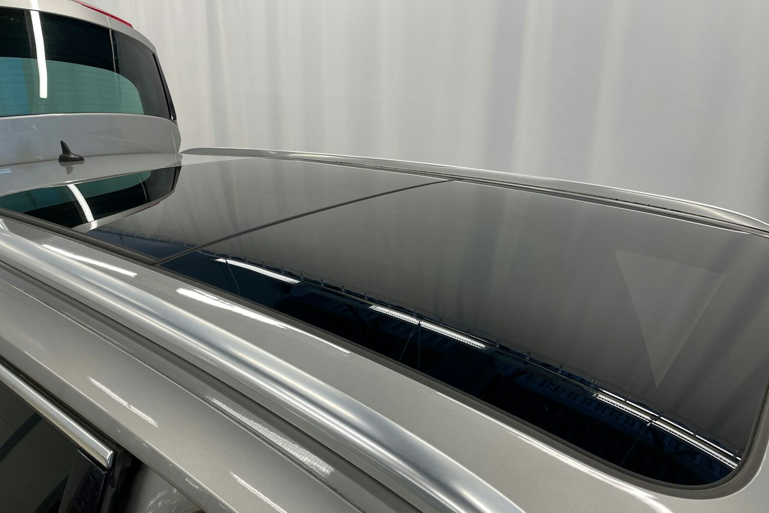 harmaa Volkswagen Passat 2016 kuva 30.