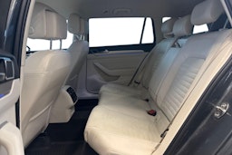 harmaa Volkswagen Passat 2017 kuva 10.