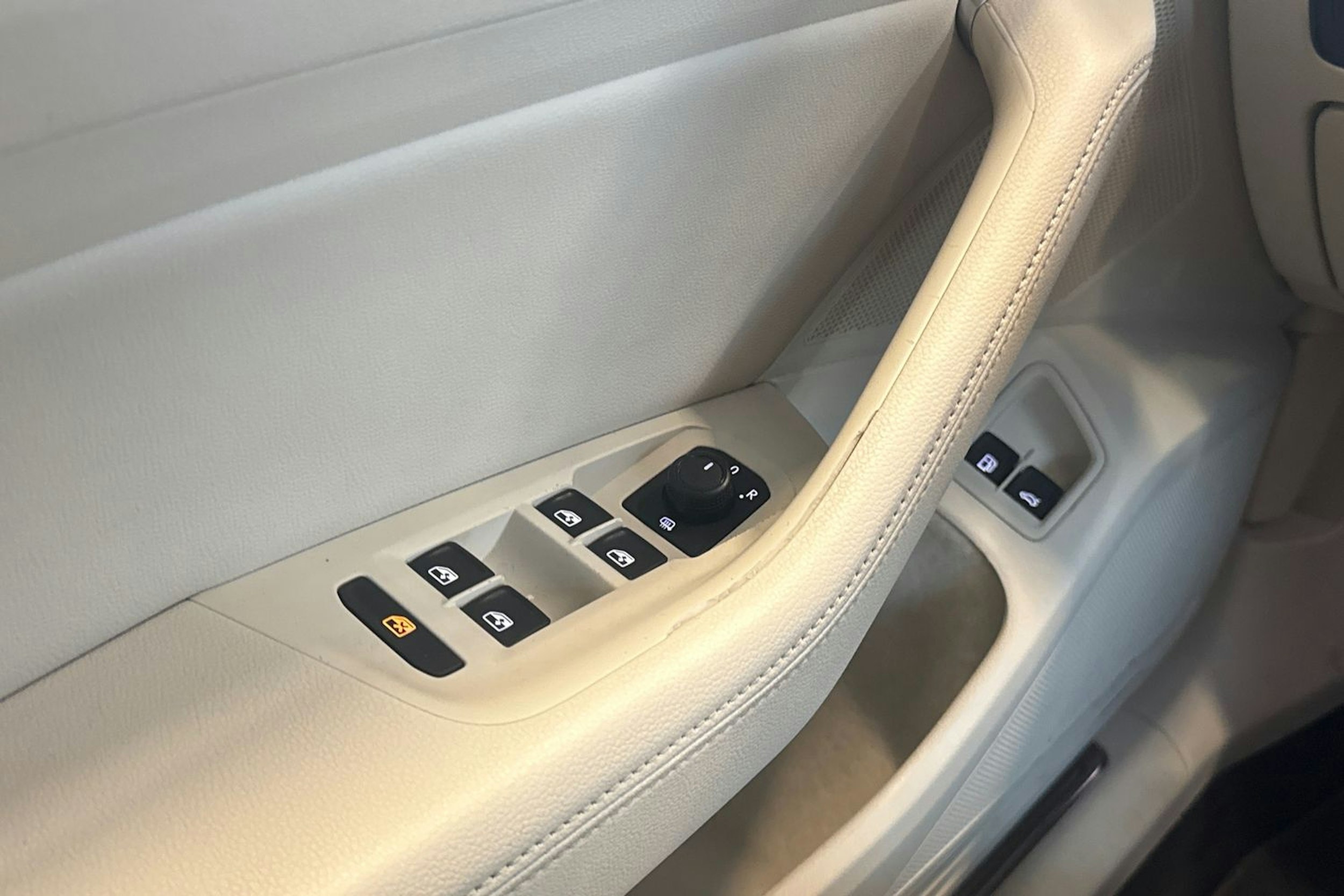 harmaa Volkswagen Passat 2017 kuva 18.