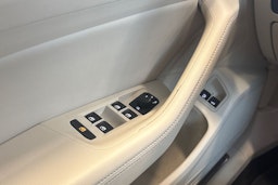 harmaa Volkswagen Passat 2017 kuva 18.