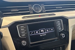 harmaa Volkswagen Passat 2017 kuva 19.