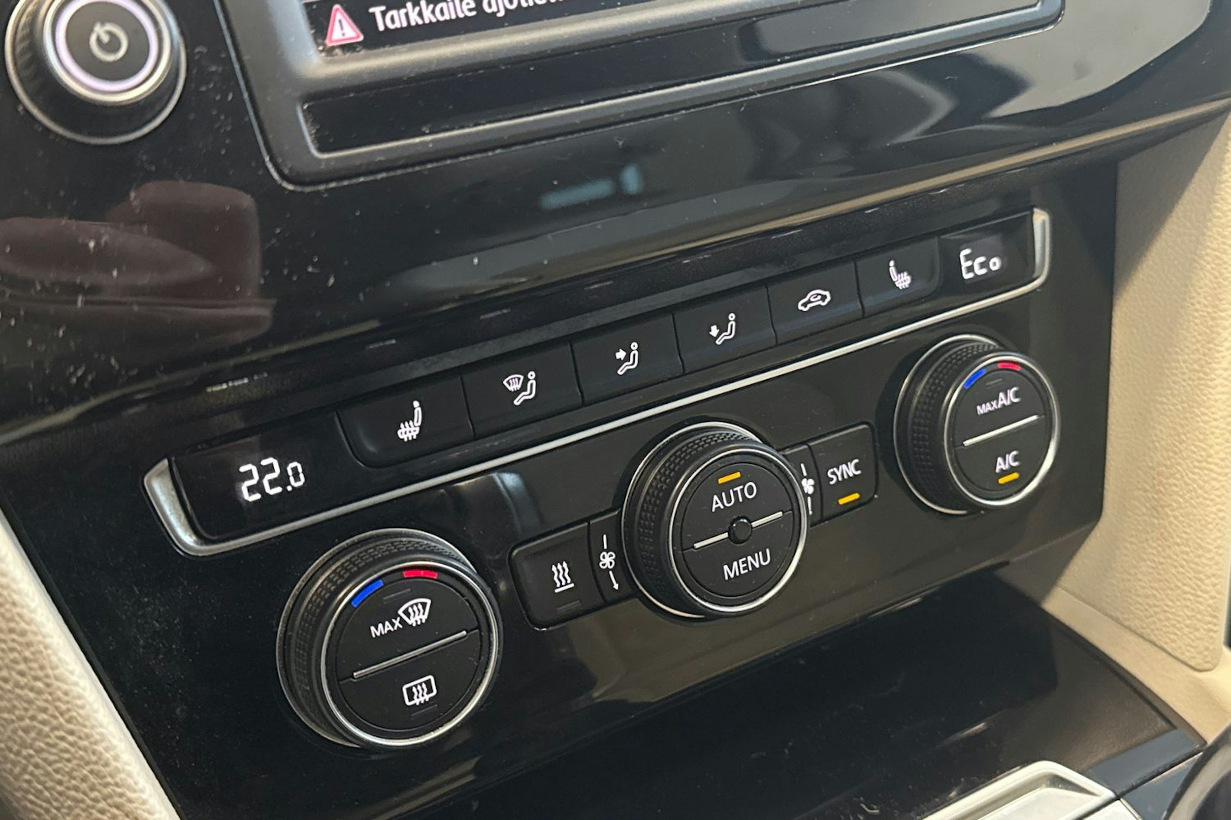 harmaa Volkswagen Passat 2017 kuva 22.