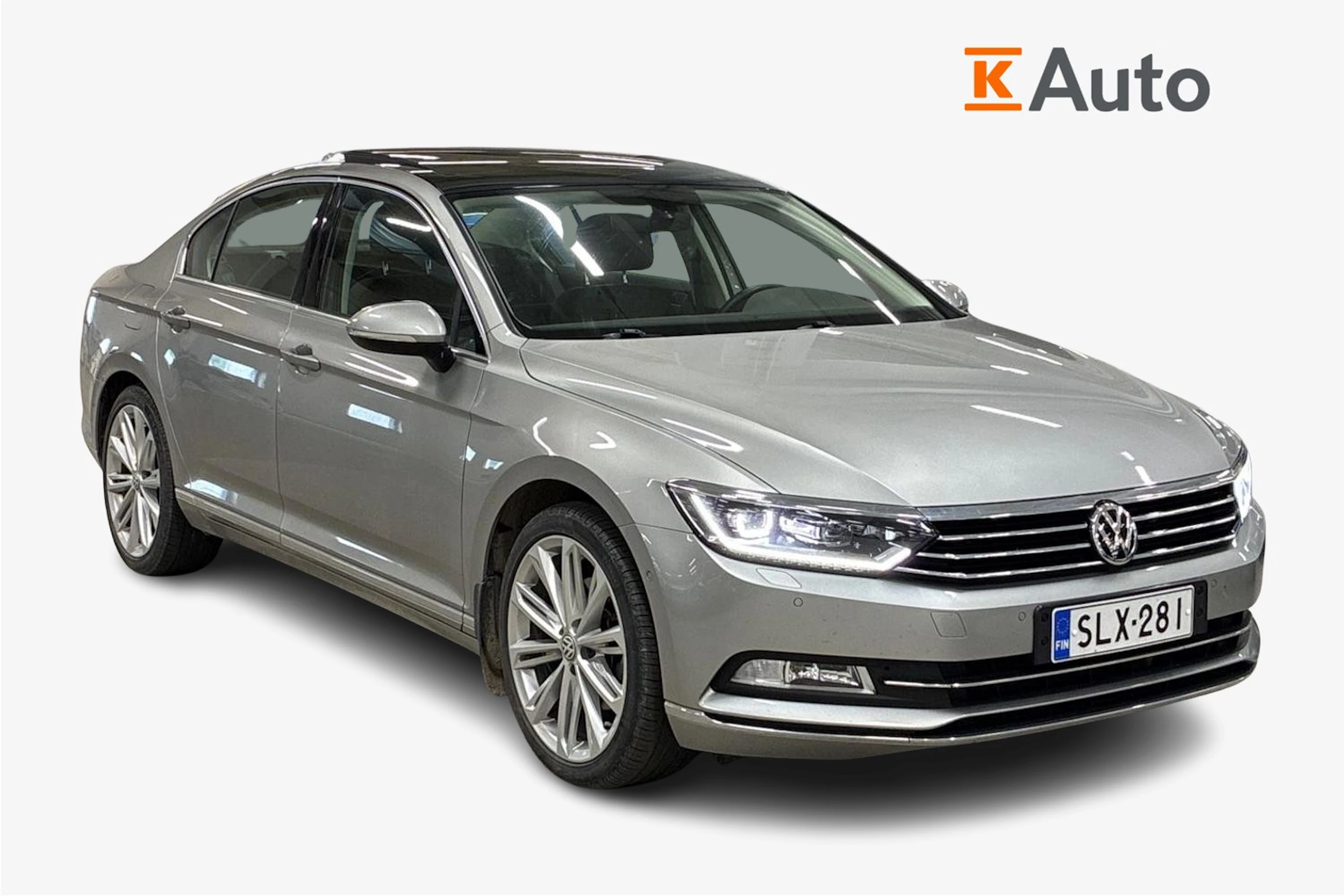 harmaa Volkswagen Passat 2016 kuva 1.