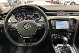 harmaa Volkswagen Passat 2016 kuva 4.