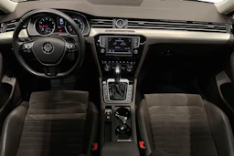 harmaa Volkswagen Passat 2016 kuva 7.