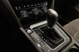harmaa Volkswagen Passat 2016 kuva 17.