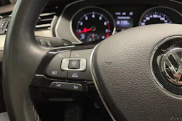harmaa Volkswagen Passat 2016 kuva 19.