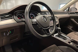 harmaa Volkswagen Passat 2016 kuva 24.