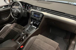 harmaa Volkswagen Passat 2016 kuva 26.