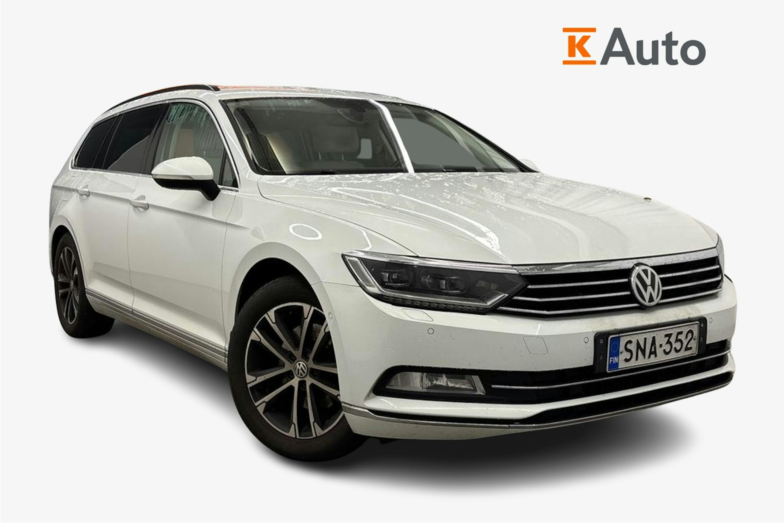 valkoinen Volkswagen Passat 2016 kuva 1.