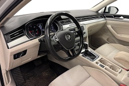 valkoinen Volkswagen Passat 2016 kuva 3.