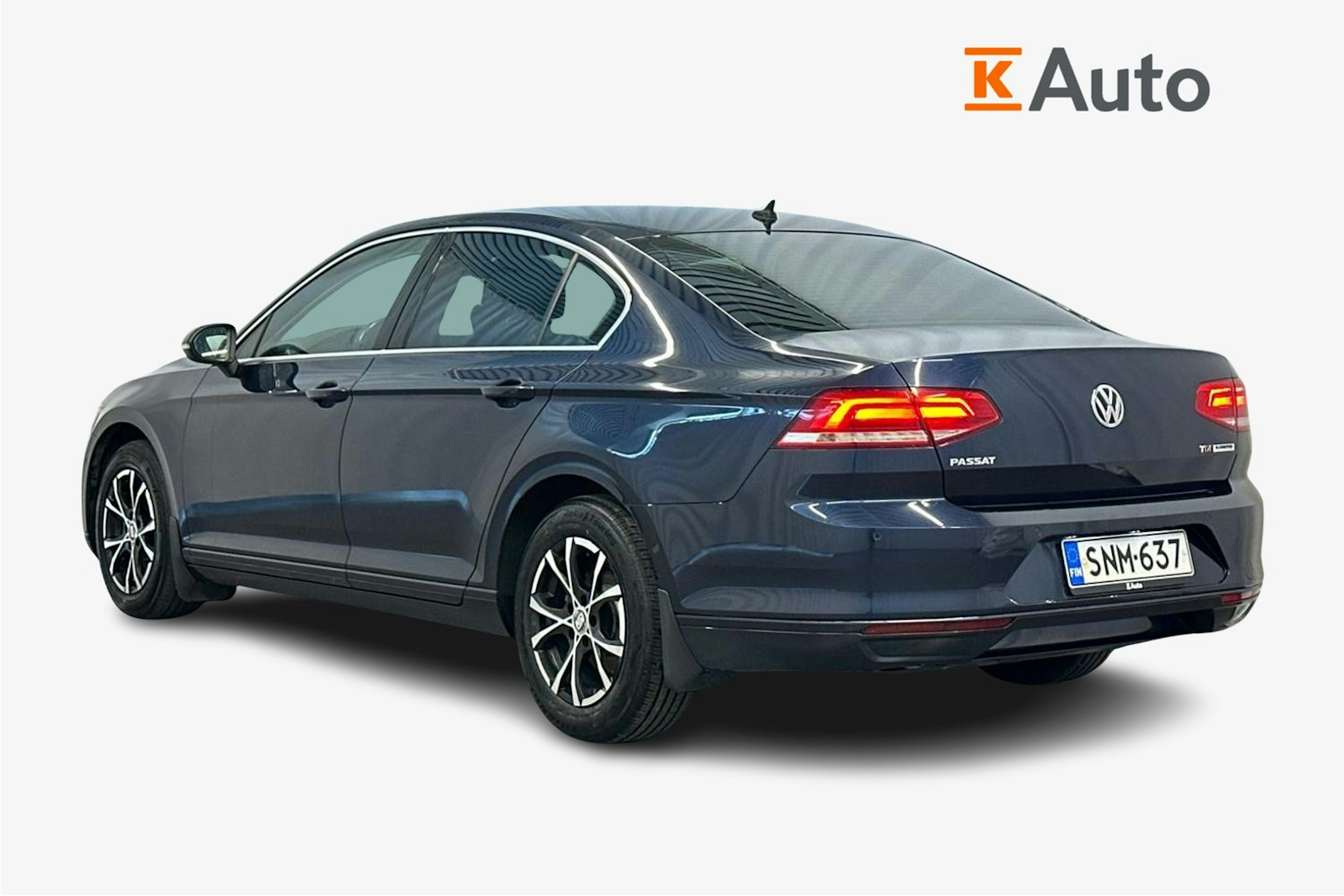 sininen Volkswagen Passat 2016 kuva 2.