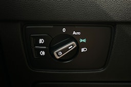 sininen Volkswagen Passat 2016 kuva 18.