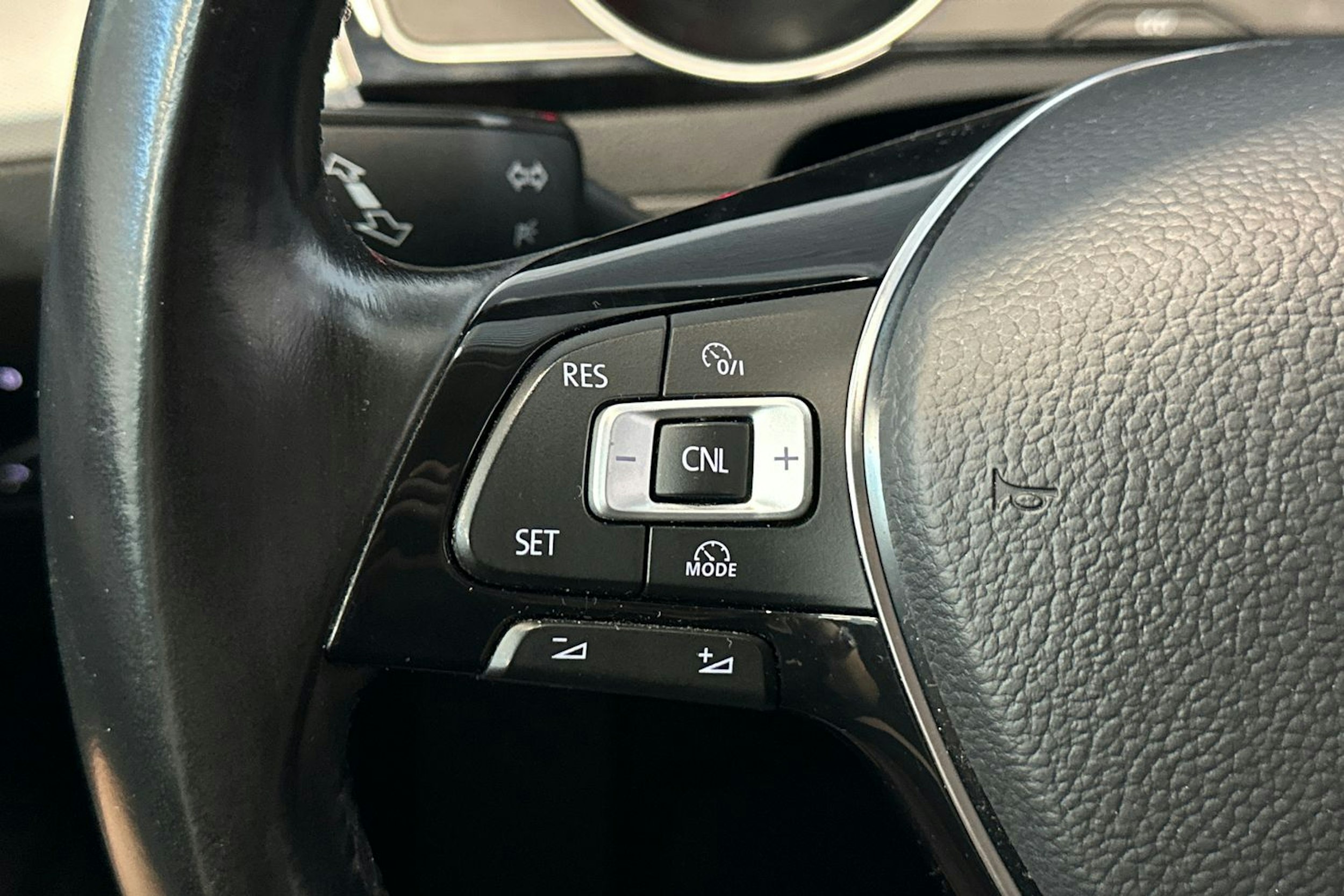 sininen Volkswagen Passat 2016 kuva 19.