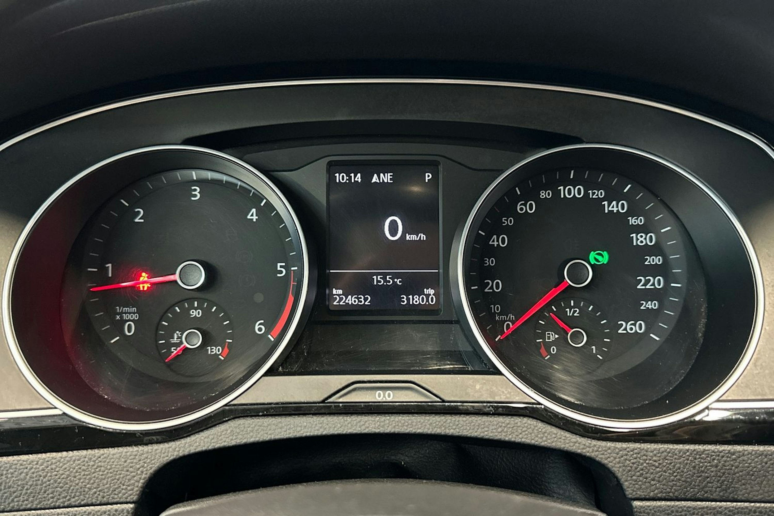 sininen Volkswagen Passat 2016 kuva 21.