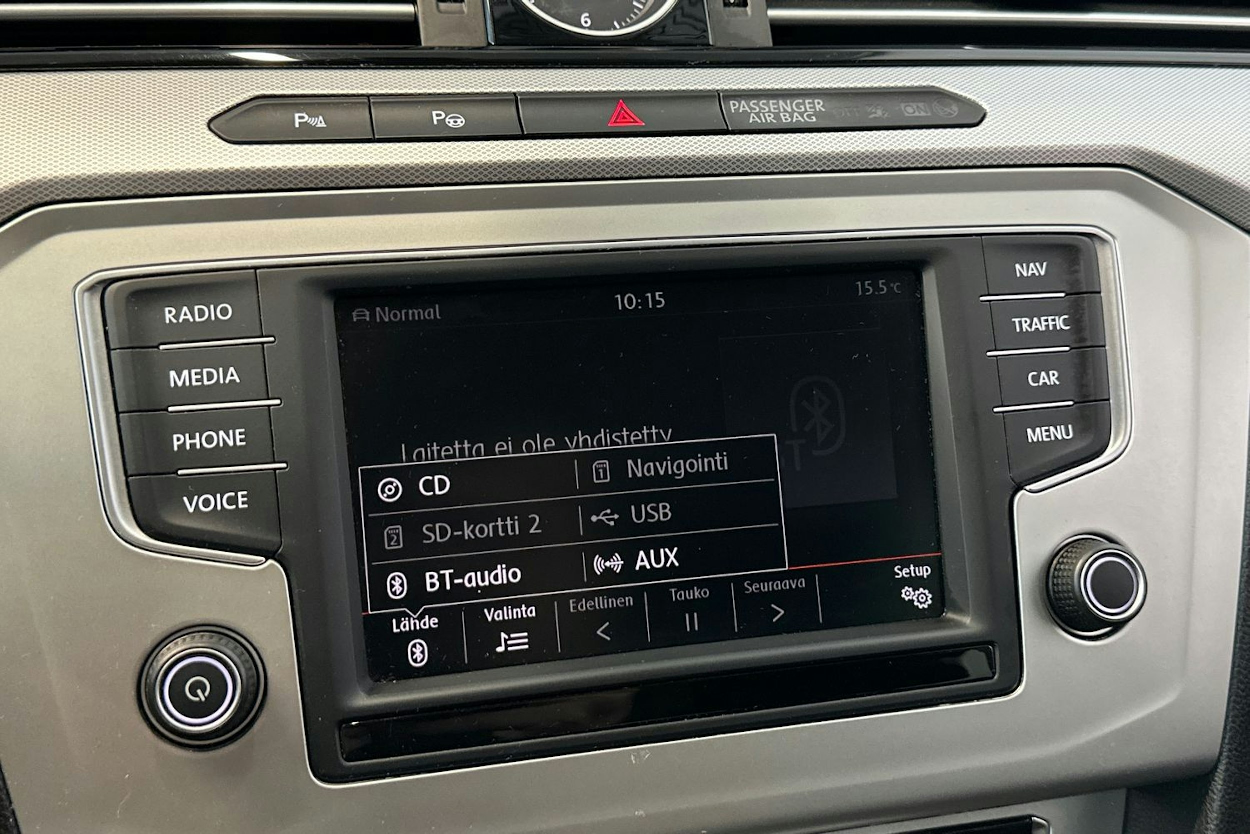 sininen Volkswagen Passat 2016 kuva 24.