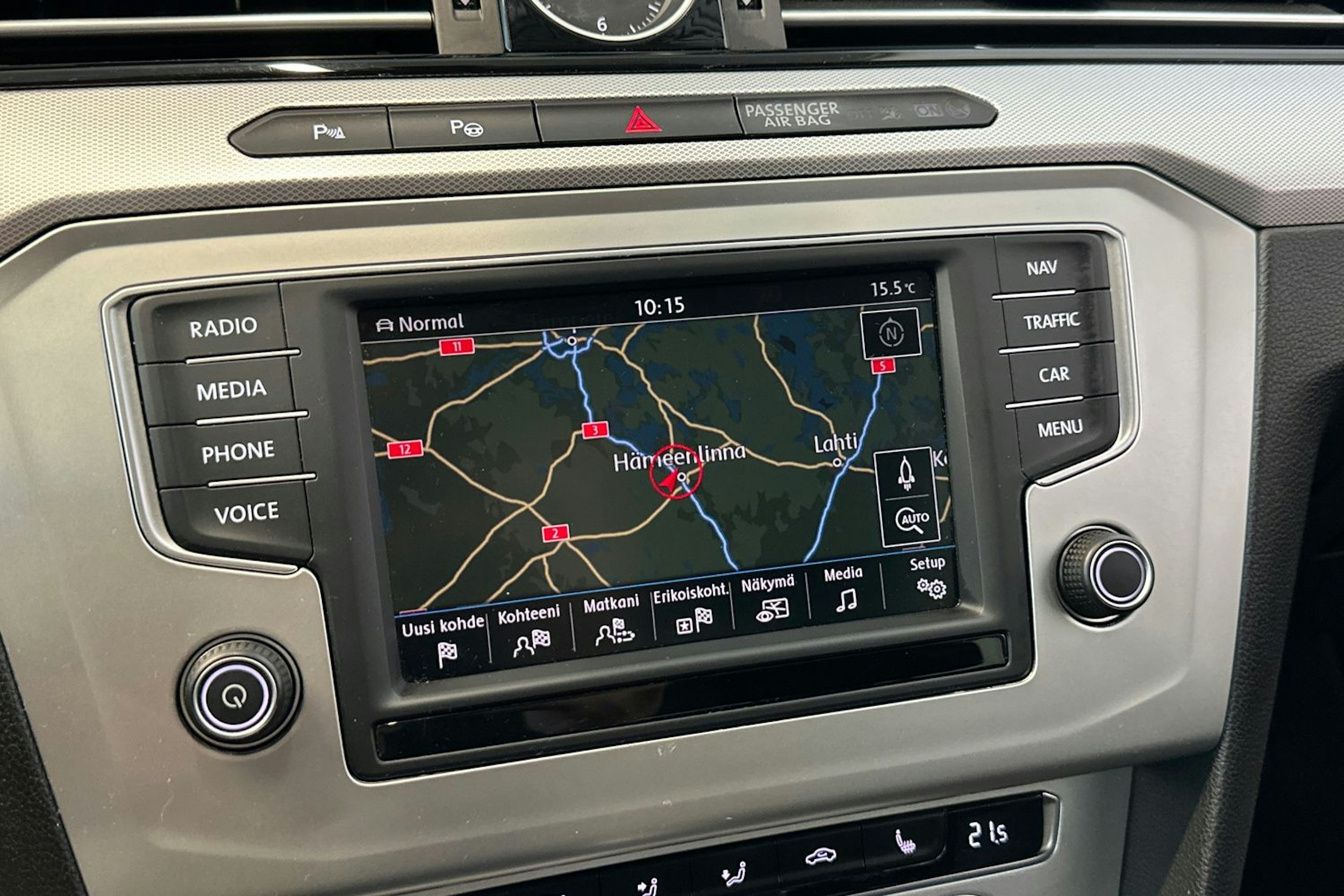 sininen Volkswagen Passat 2016 kuva 26.