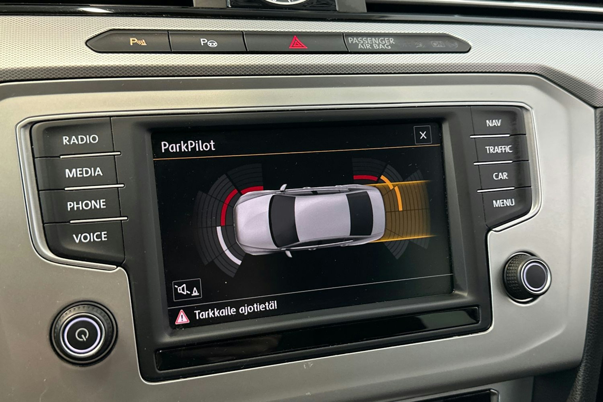 sininen Volkswagen Passat 2016 kuva 28.