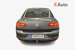 Harmaa Volkswagen Passat 2016 kuva 3.