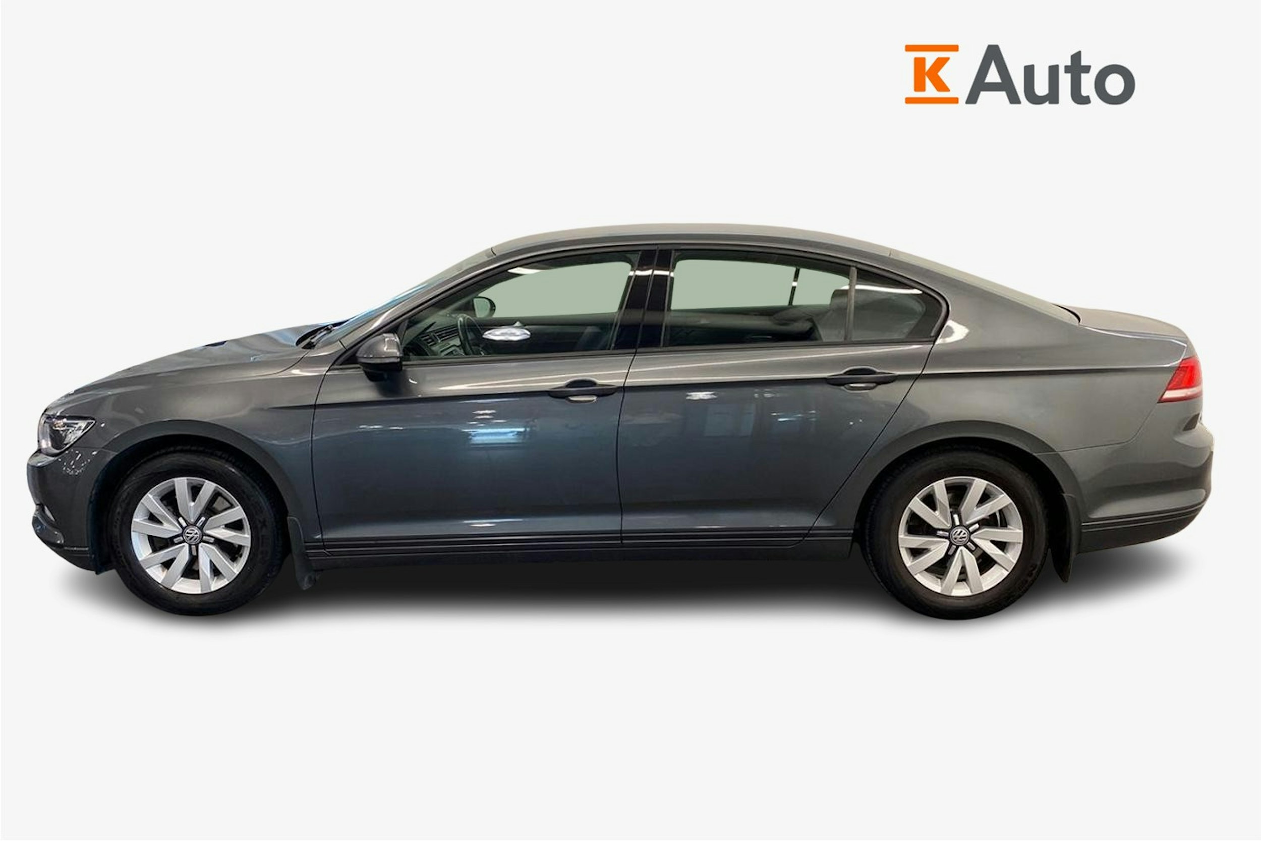 Harmaa Volkswagen Passat 2016 kuva 6.