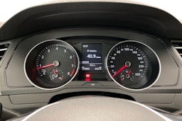Harmaa Volkswagen Passat 2016 kuva 7.
