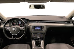 Harmaa Volkswagen Passat 2016 kuva 9.