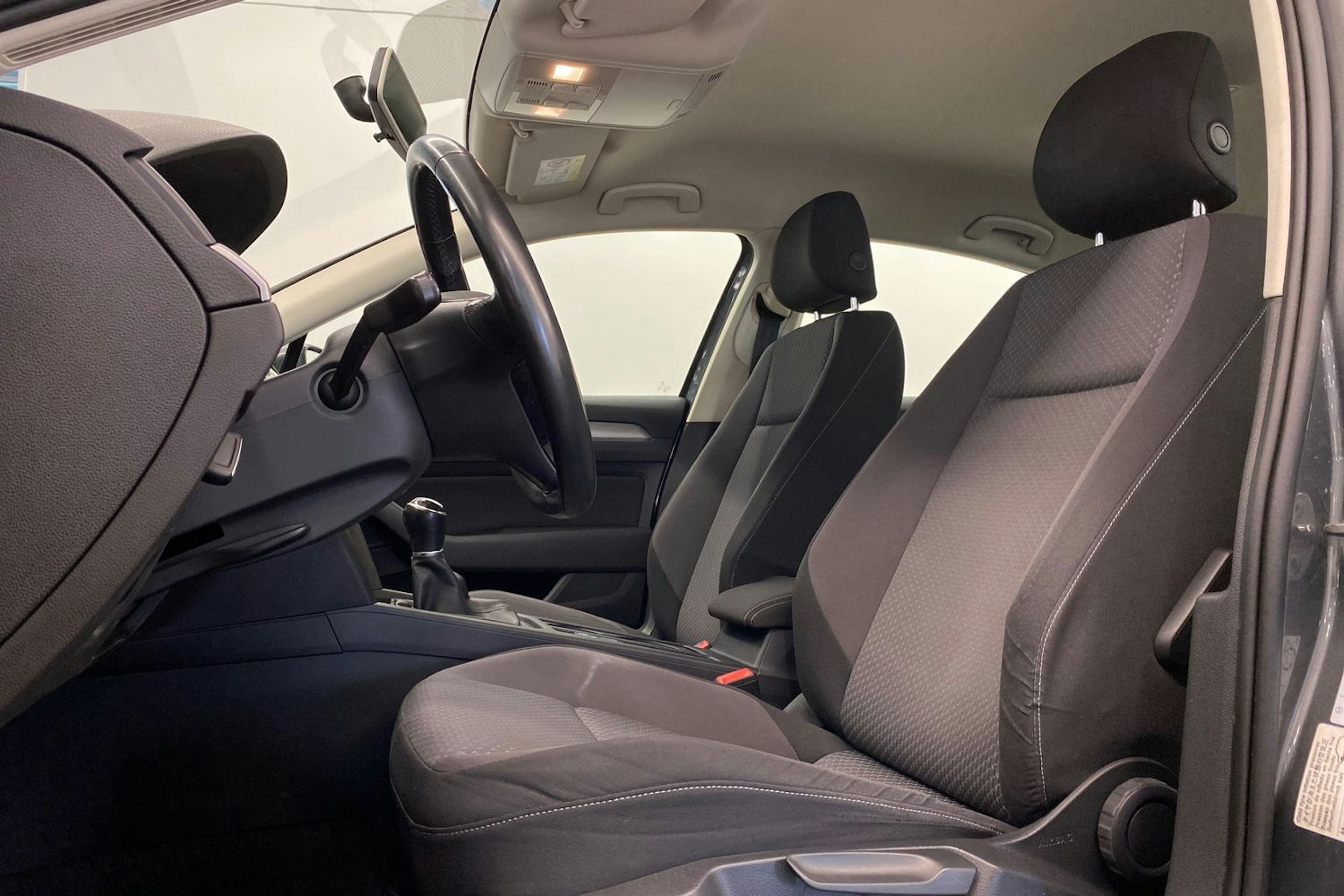 Harmaa Volkswagen Passat 2016 kuva 15.
