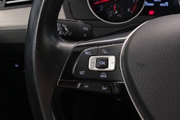 Harmaa Volkswagen Passat 2016 kuva 19.